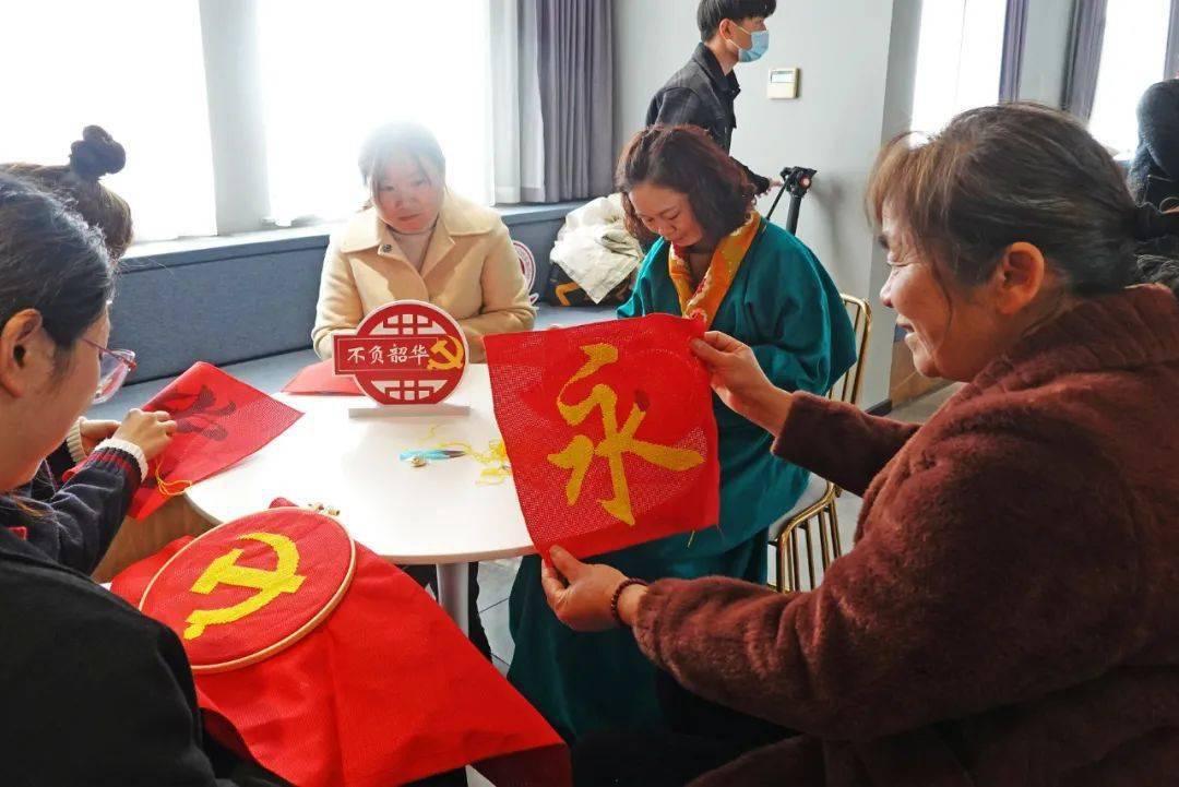 江西人大代表李赣兴:设立“中意设计创新基地”南康家具研发中心